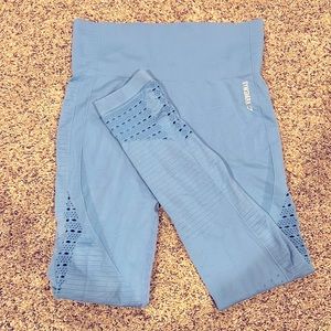 Gymshark leggings with very cute hole detailing. Size medium great condition!
